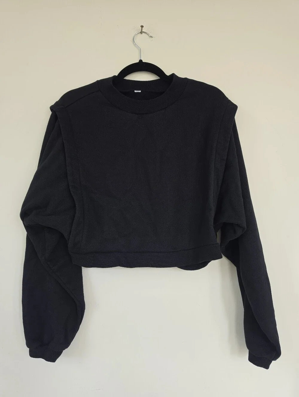 Alo Yoga Cropped Pullover Black Active Sweatshirt